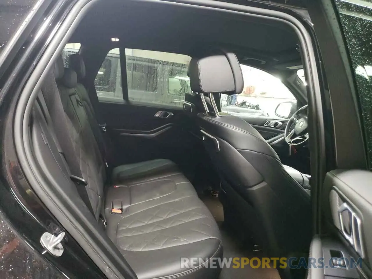 10 Photograph of a damaged car 5UX23EU09R9S20851 BMW X5 2024