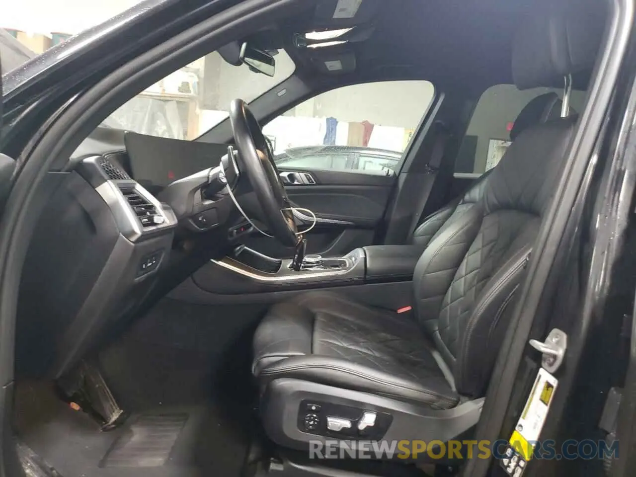 7 Photograph of a damaged car 5UX23EU09R9S20851 BMW X5 2024