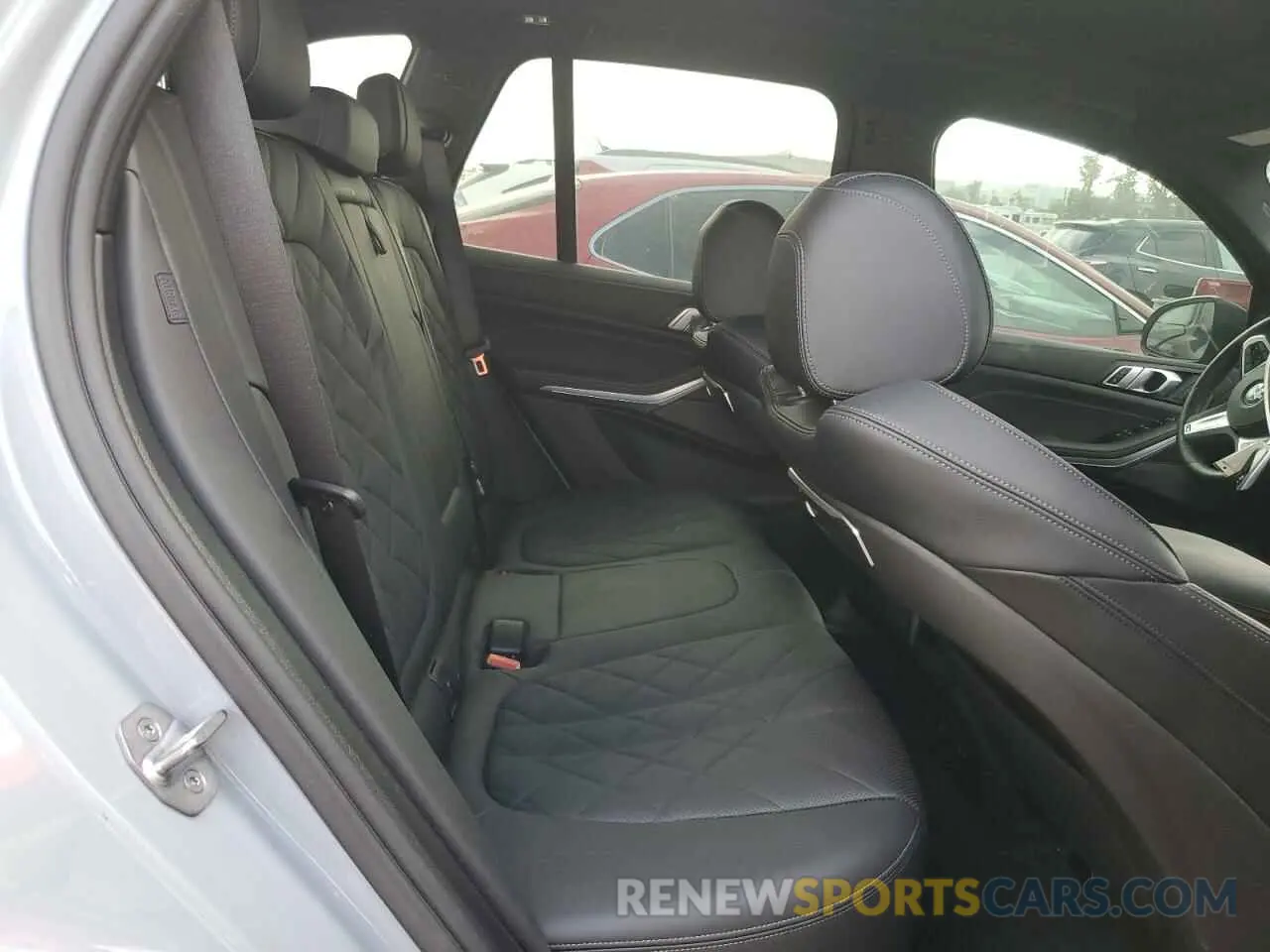 11 Photograph of a damaged car 5UX23EU09R9S54689 BMW X5 2024