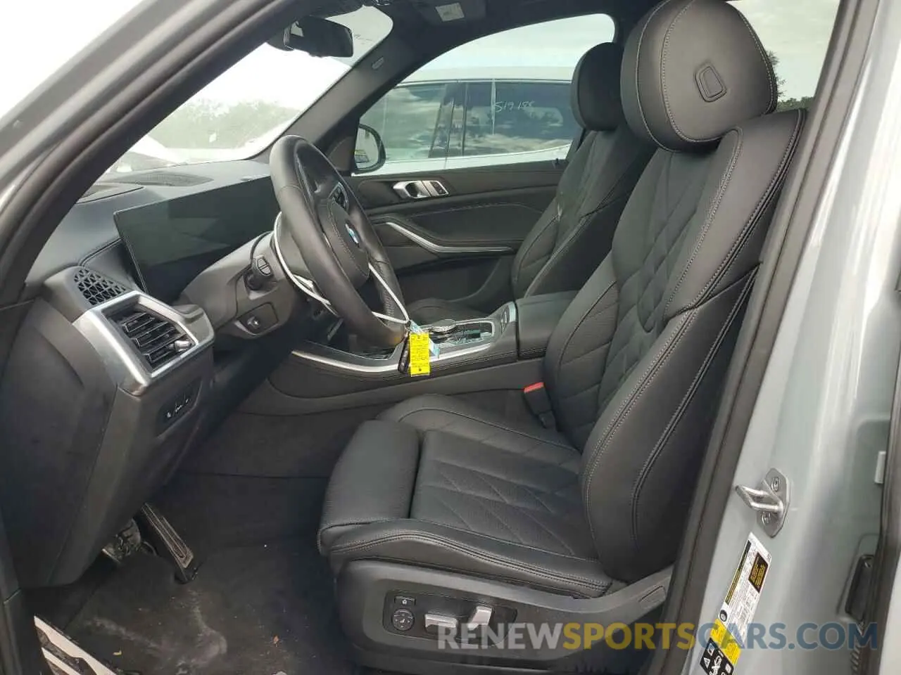 7 Photograph of a damaged car 5UX23EU09R9S54689 BMW X5 2024