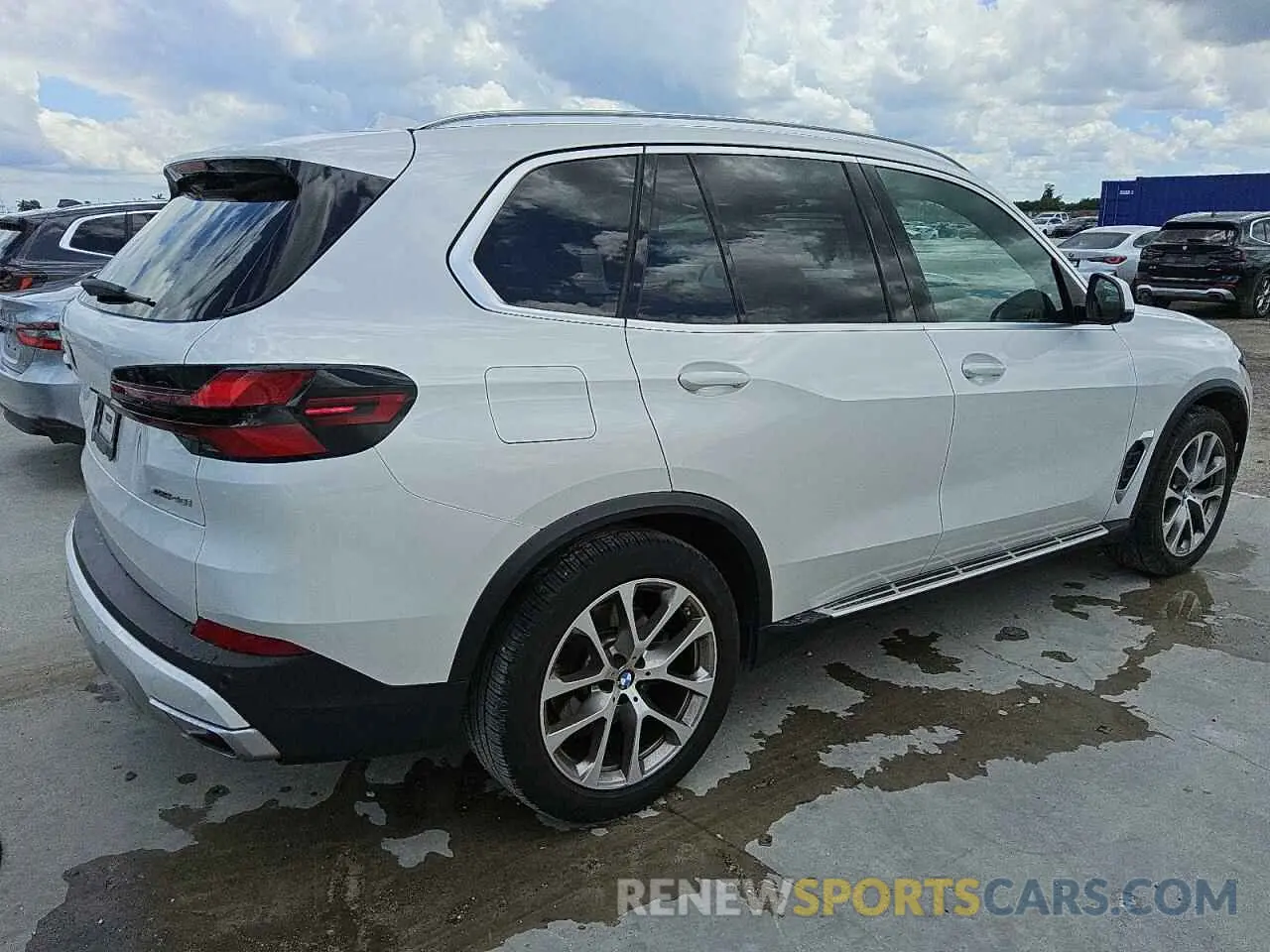 3 Photograph of a damaged car 5UX23EU09R9U66251 BMW X5 2024