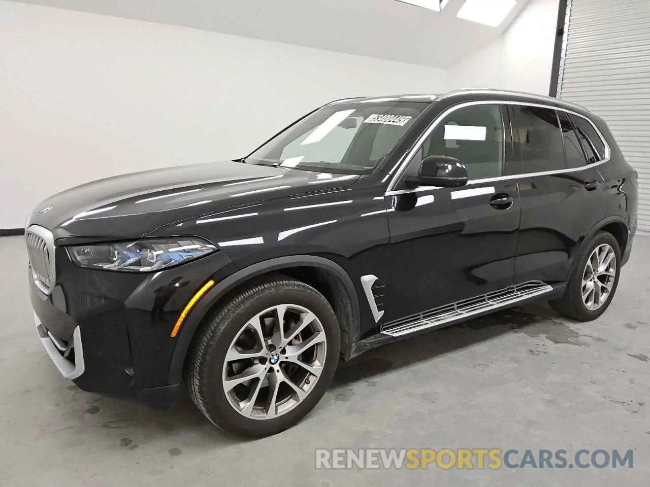 1 Photograph of a damaged car 5UX23EU09R9U70607 BMW X5 2024