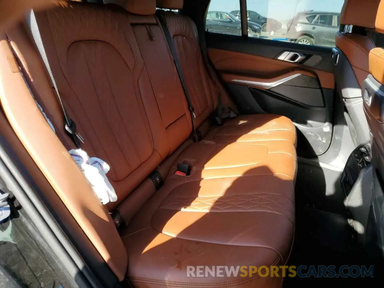 11 Photograph of a damaged car 5UX23EU09R9U76584 BMW X5 2024
