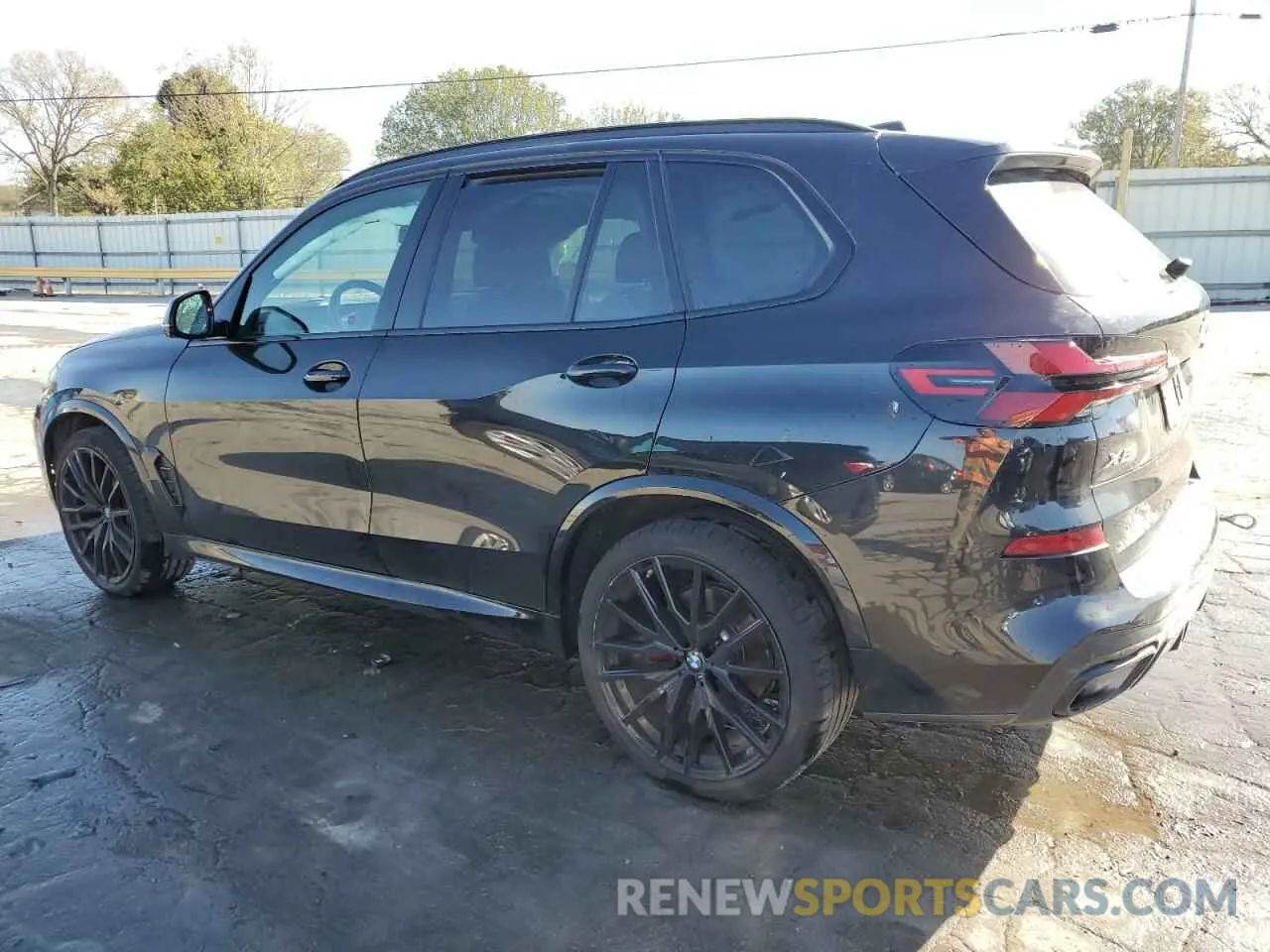 2 Photograph of a damaged car 5UX23EU09R9U76584 BMW X5 2024