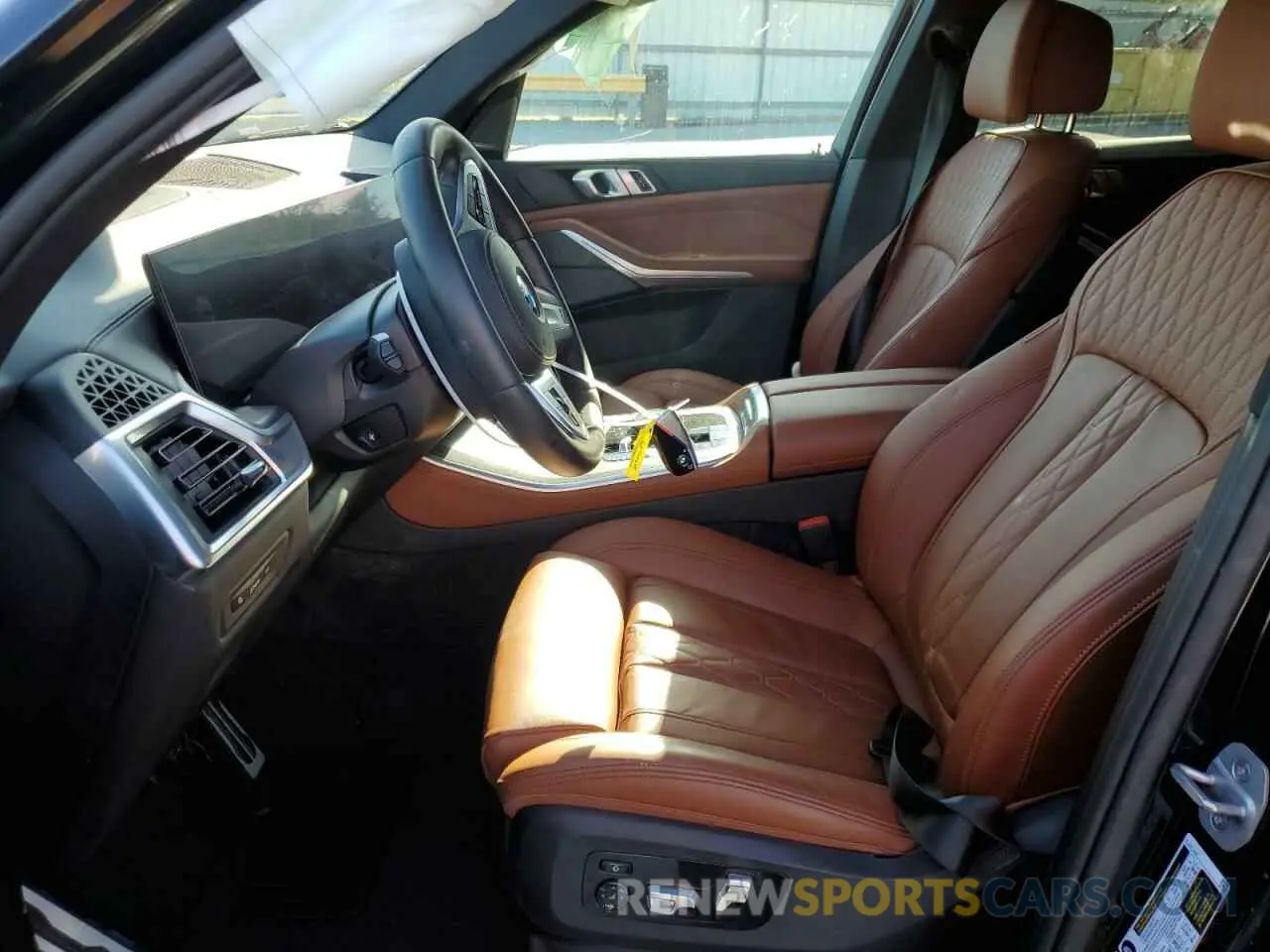 7 Photograph of a damaged car 5UX23EU09R9U76584 BMW X5 2024
