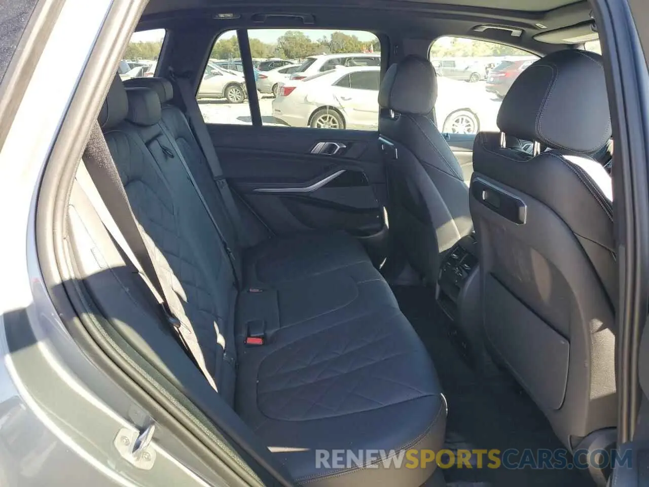 11 Photograph of a damaged car 5UX23EU09R9V18431 BMW X5 2024