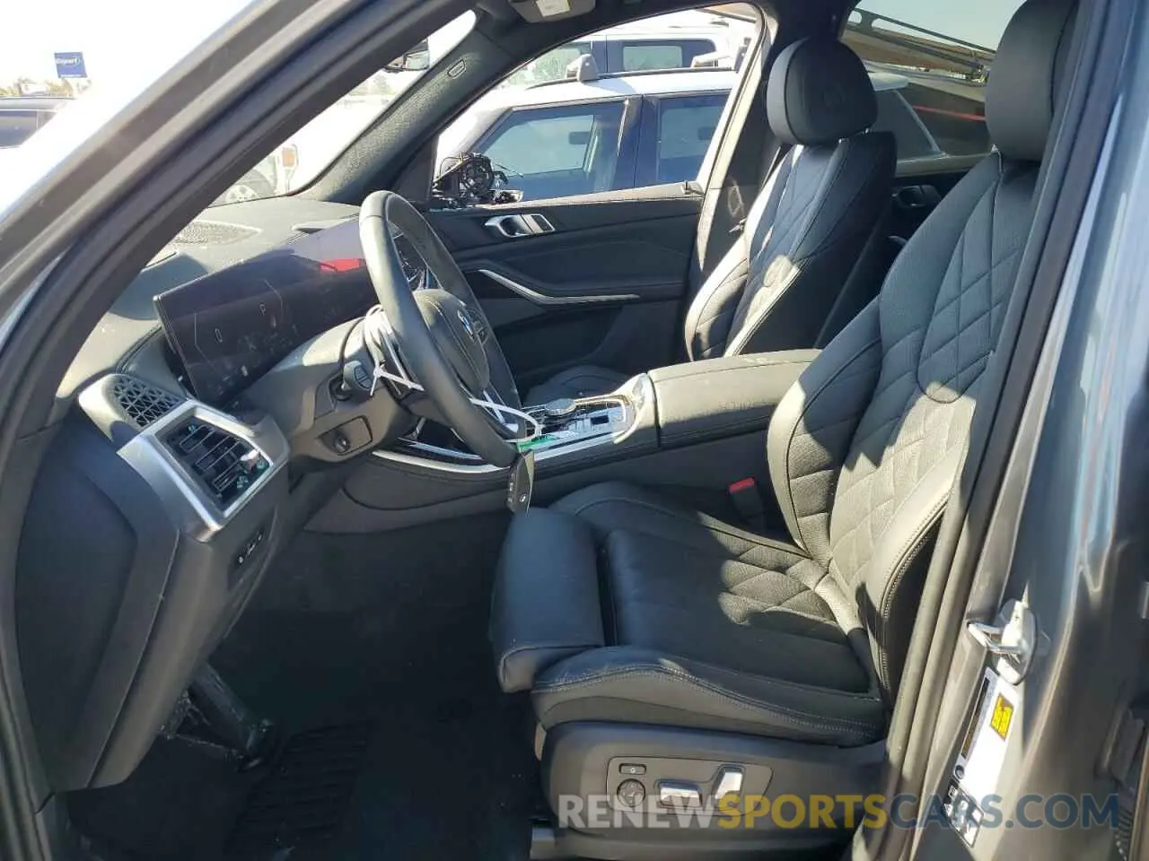 7 Photograph of a damaged car 5UX23EU09R9V18431 BMW X5 2024