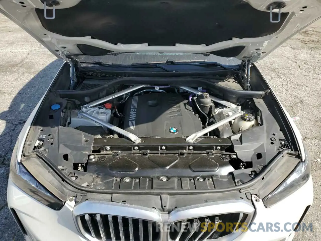 12 Photograph of a damaged car 5UX23EU09R9V81061 BMW X5 2024