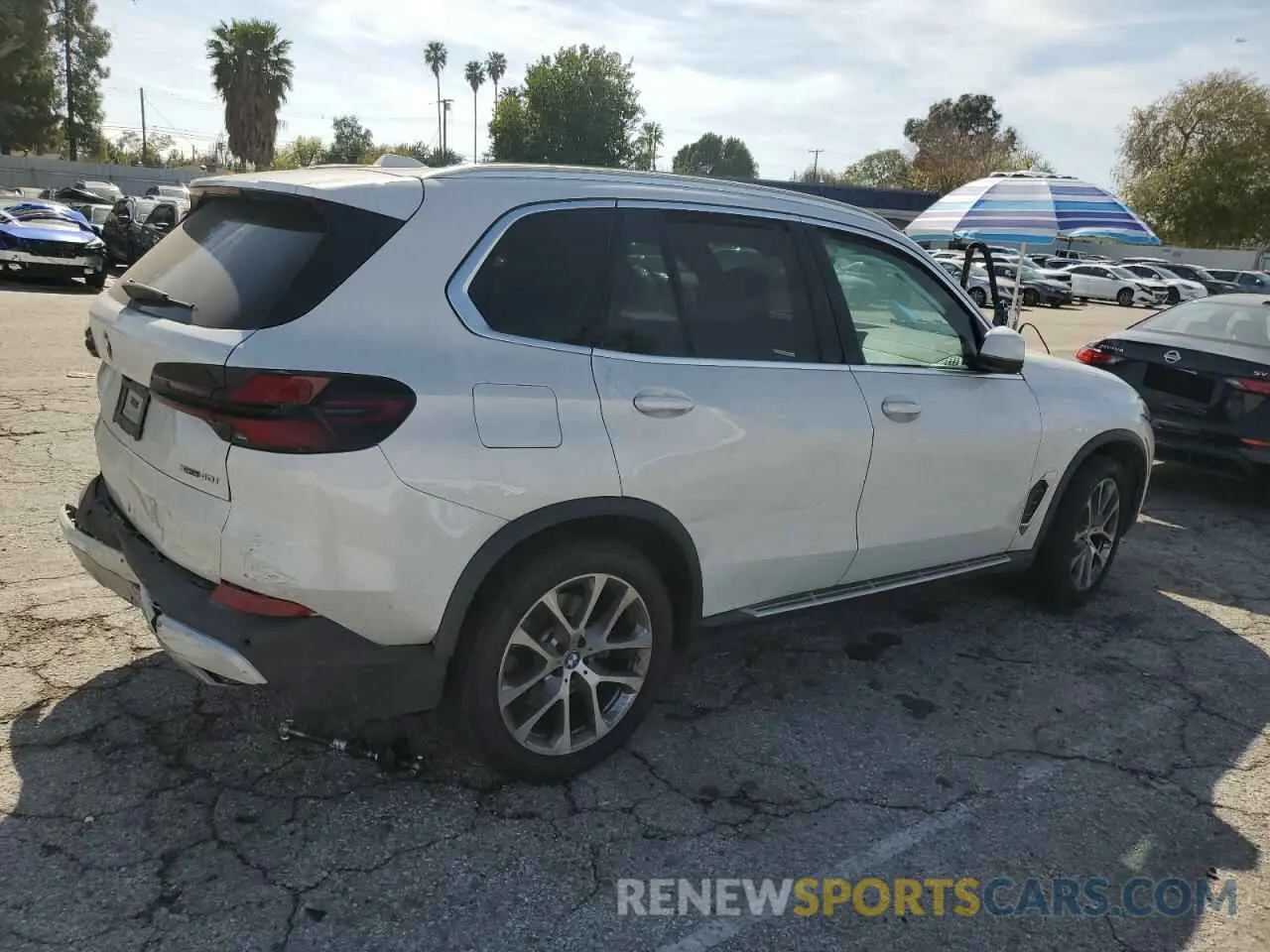 3 Photograph of a damaged car 5UX23EU09R9V81061 BMW X5 2024