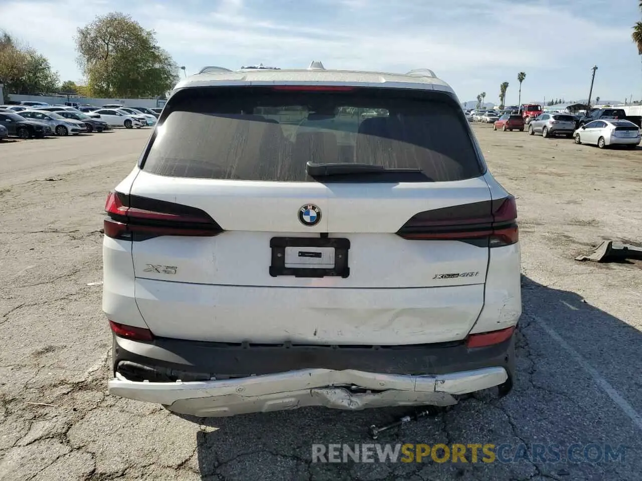 6 Photograph of a damaged car 5UX23EU09R9V81061 BMW X5 2024