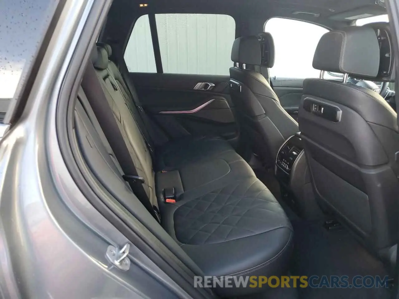 11 Photograph of a damaged car 5UX23EU0XR9T43784 BMW X5 2024