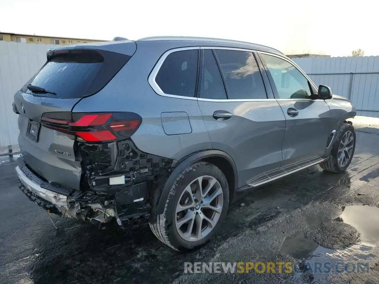 3 Photograph of a damaged car 5UX23EU0XR9T43784 BMW X5 2024