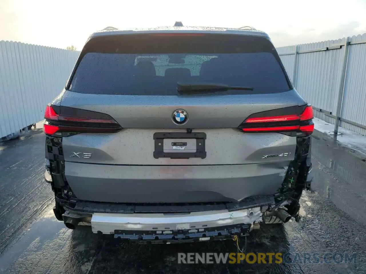 6 Photograph of a damaged car 5UX23EU0XR9T43784 BMW X5 2024