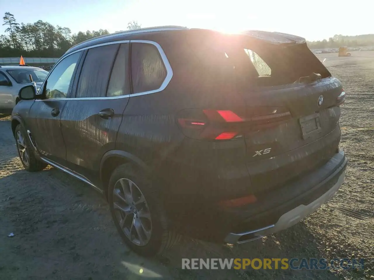 2 Photograph of a damaged car 5UX23EU0XR9U16278 BMW X5 2024
