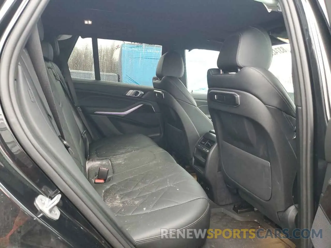 11 Photograph of a damaged car 5UX23EU0XR9U56117 BMW X5 2024