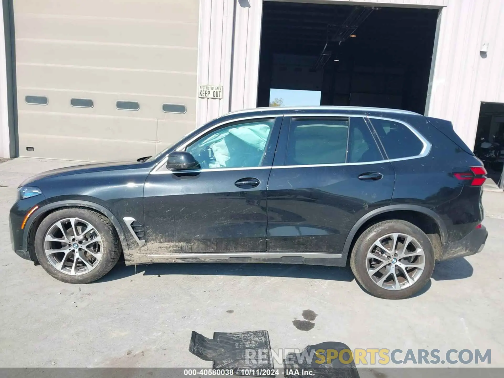 14 Photograph of a damaged car 5UX23EU0XR9V87595 BMW X5 2024