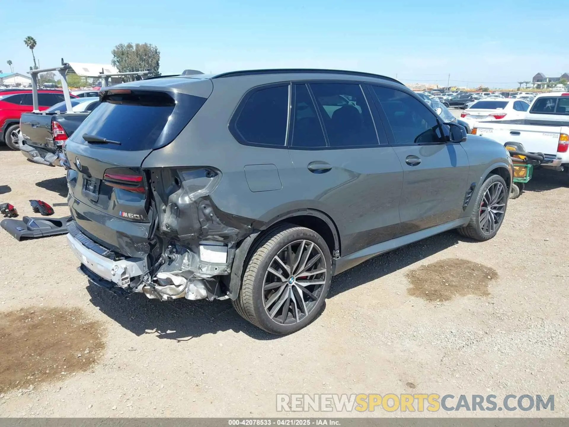 4 Photograph of a damaged car 5UX33EU03R9S46754 BMW X5 2024