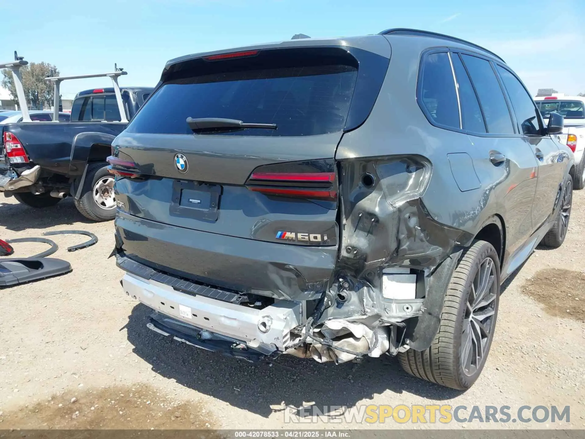 6 Photograph of a damaged car 5UX33EU03R9S46754 BMW X5 2024
