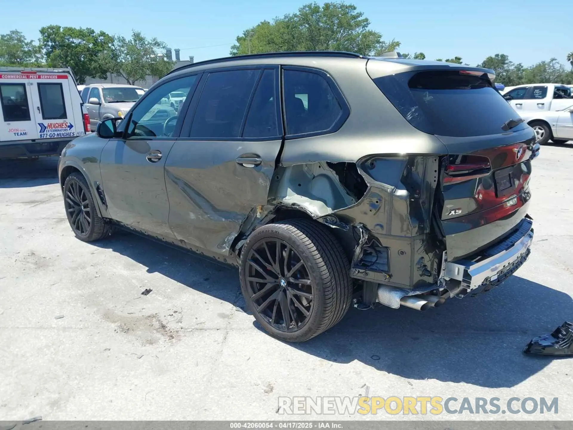 3 Photograph of a damaged car 5UX33EU04R9U60278 BMW X5 2024