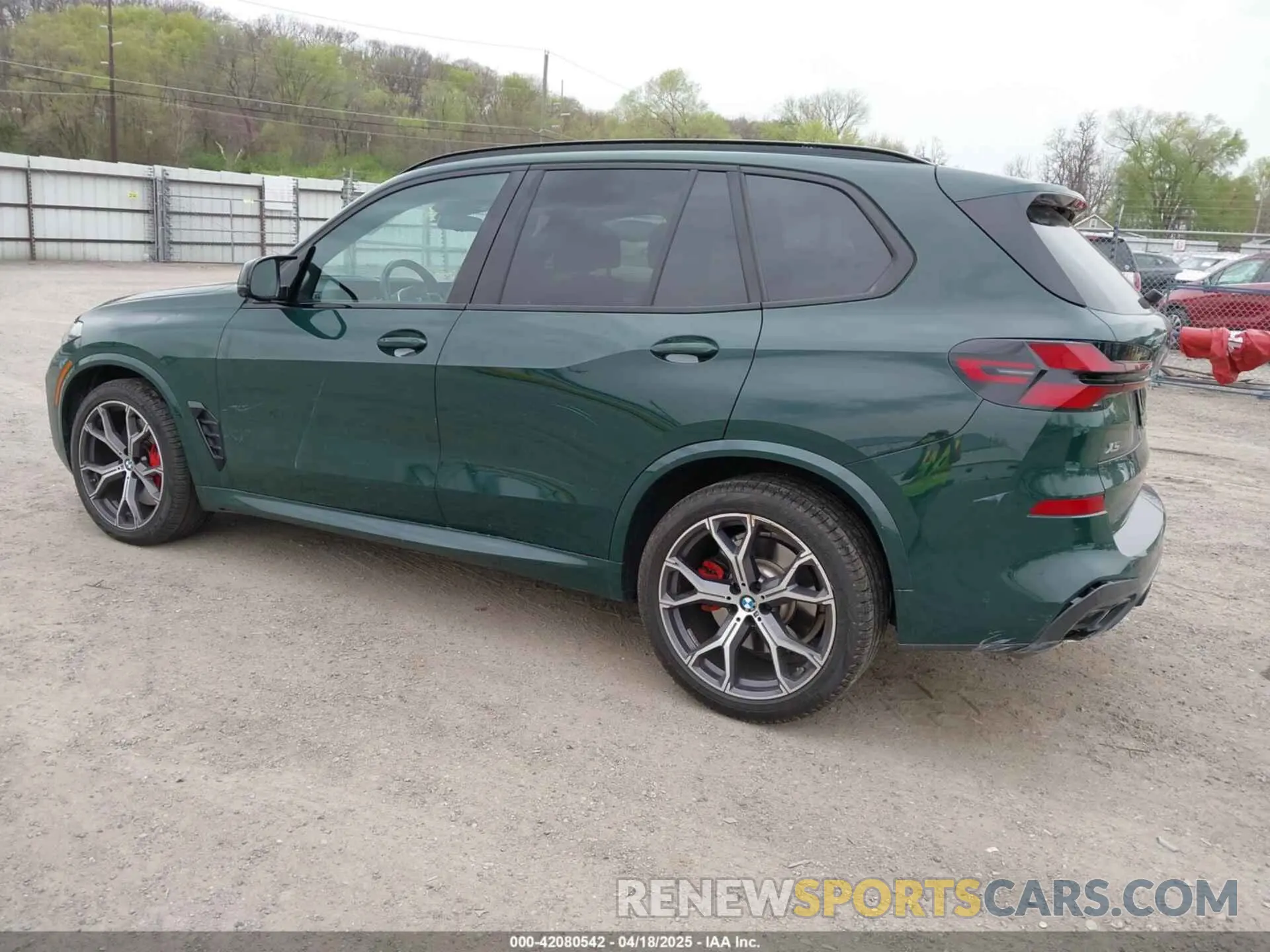 3 Photograph of a damaged car 5UX33EU07R9S62620 BMW X5 2024