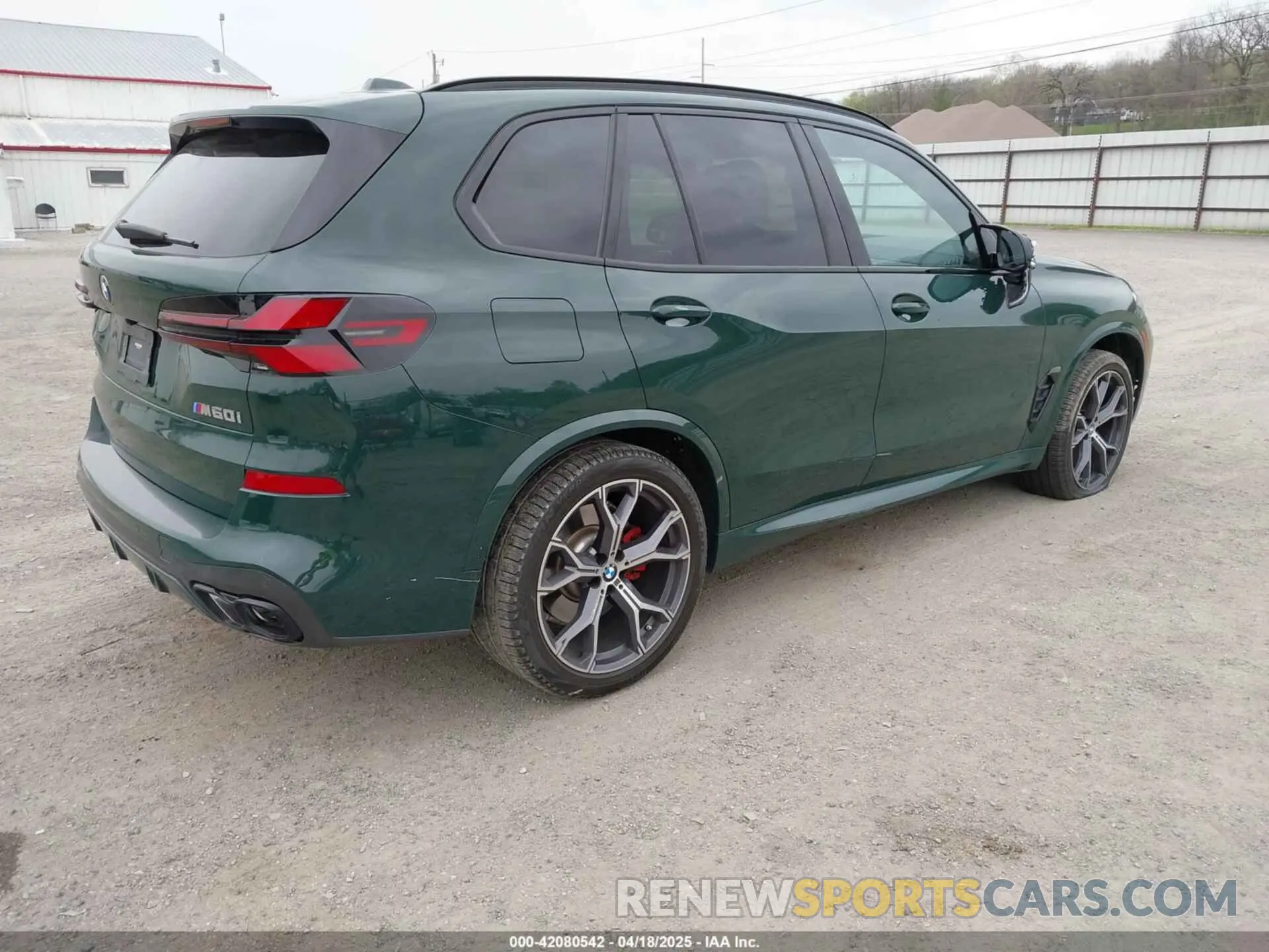 4 Photograph of a damaged car 5UX33EU07R9S62620 BMW X5 2024