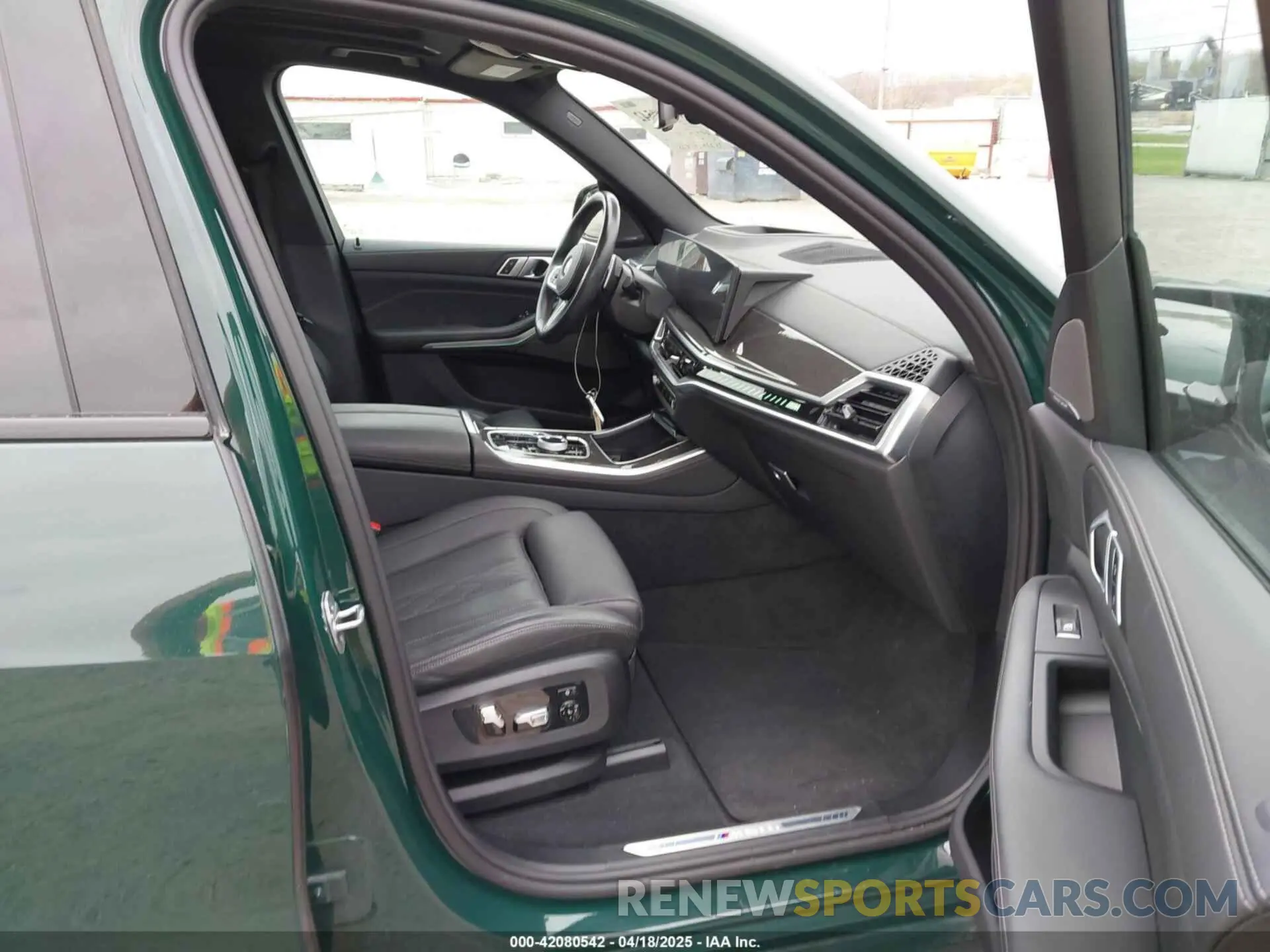 5 Photograph of a damaged car 5UX33EU07R9S62620 BMW X5 2024