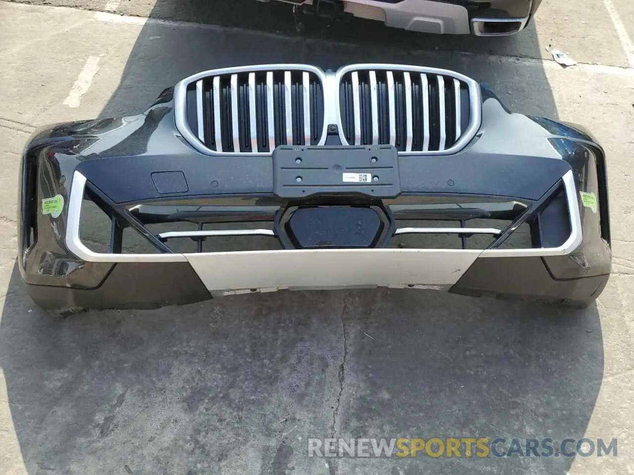 12 Photograph of a damaged car 5UX43EU02R9S55904 BMW X5 2024