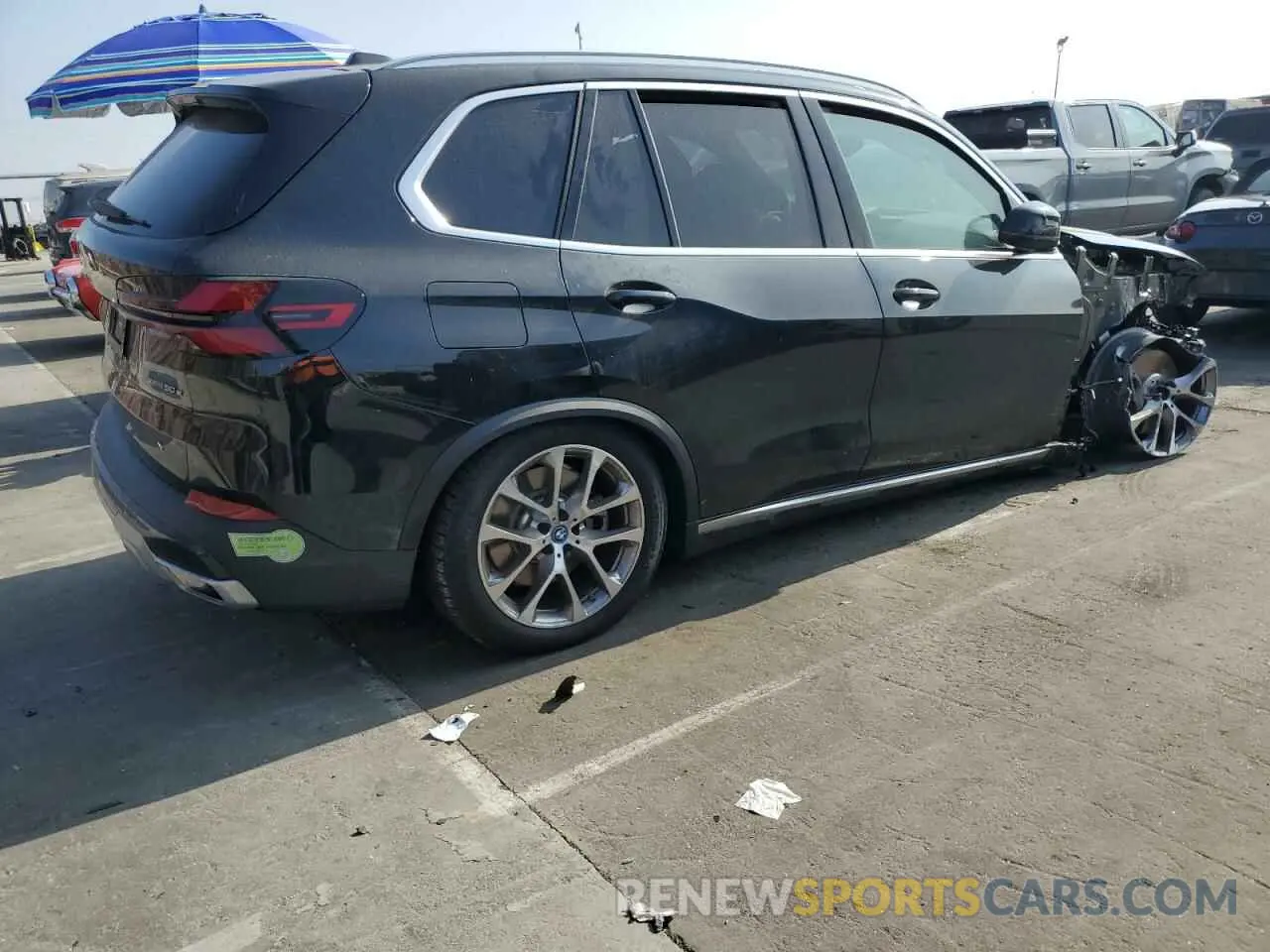 3 Photograph of a damaged car 5UX43EU02R9S55904 BMW X5 2024