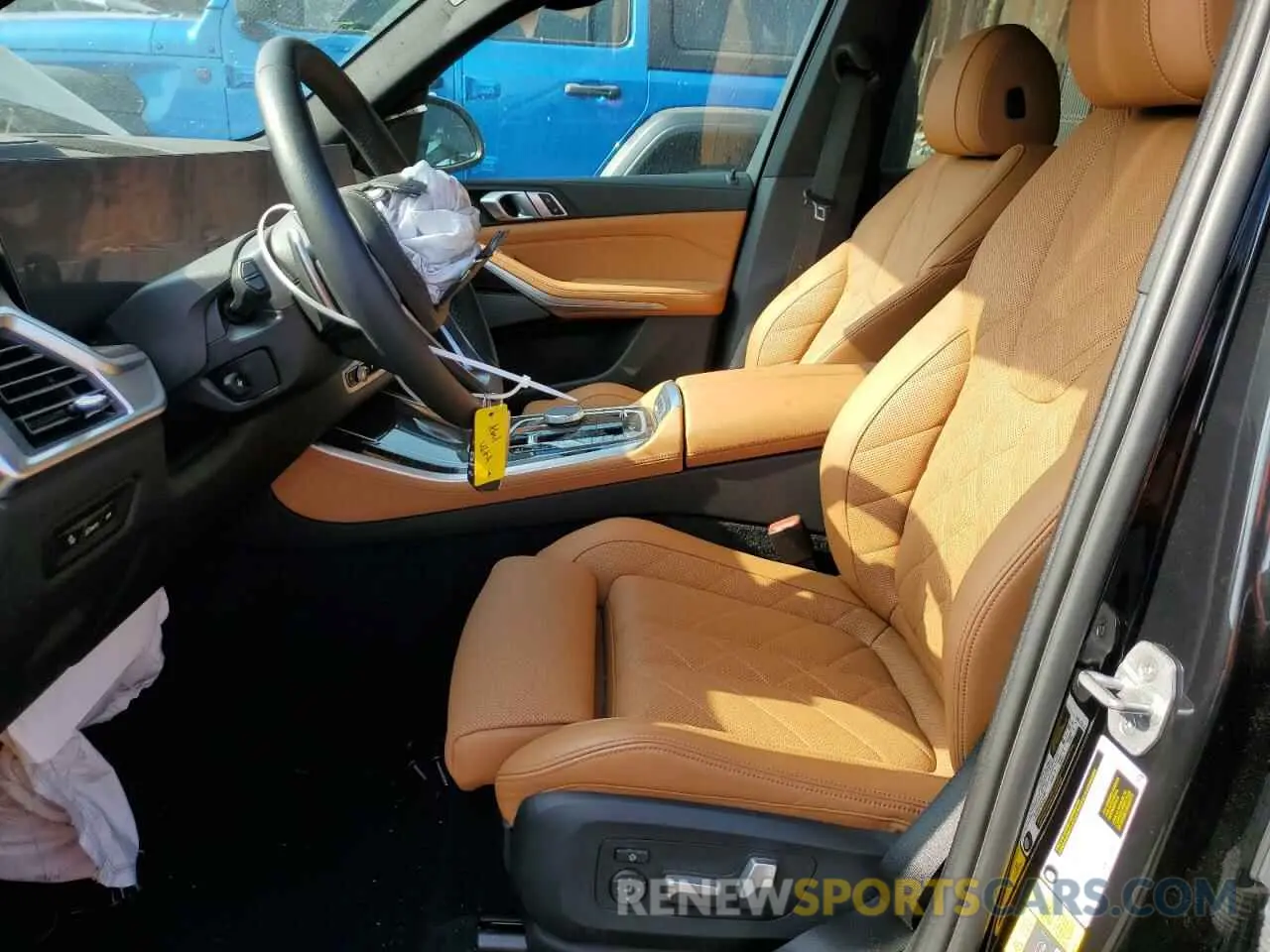 7 Photograph of a damaged car 5UX43EU02R9S55904 BMW X5 2024