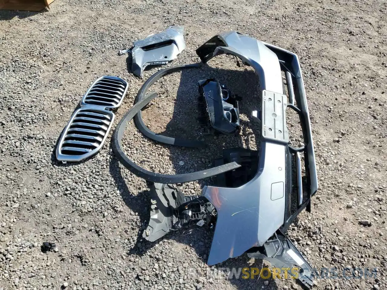 13 Photograph of a damaged car 5UX43EU02R9T41083 BMW X5 2024