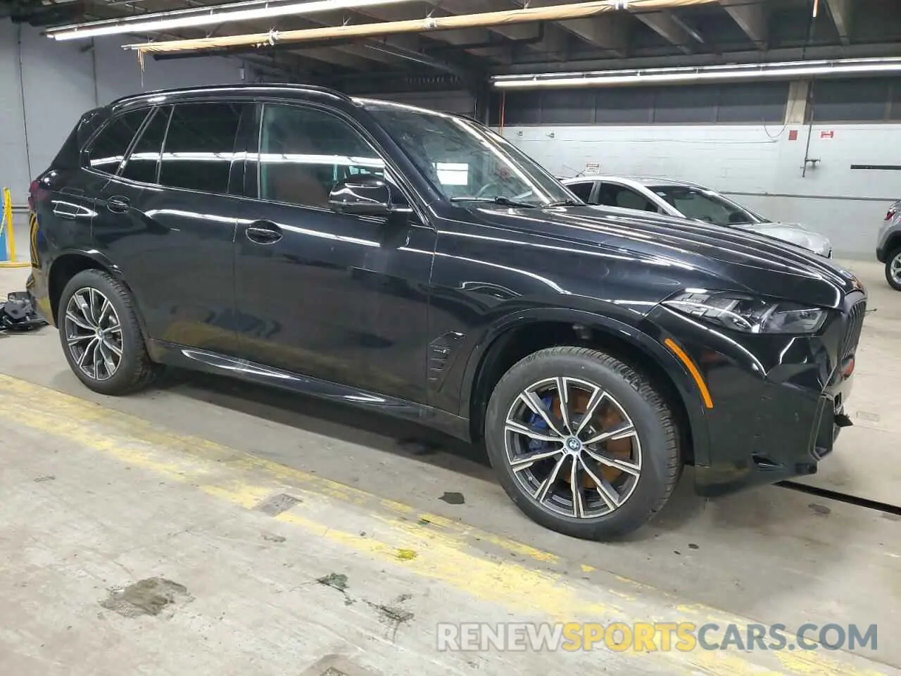4 Photograph of a damaged car 5UX43EU04R9S90928 BMW X5 2024