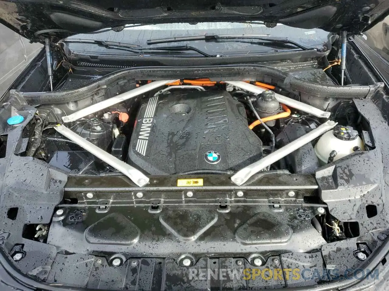 12 Photograph of a damaged car 5UX43EU07R9T58249 BMW X5 2024