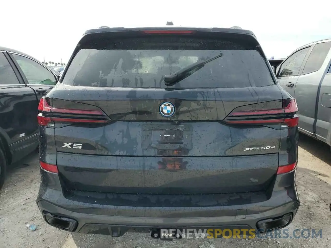 6 Photograph of a damaged car 5UX43EU07R9T58249 BMW X5 2024