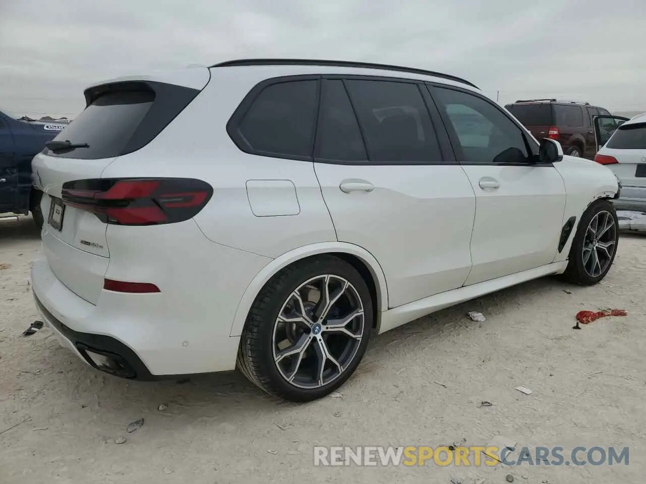 3 Photograph of a damaged car 5UX43EU08R9S61979 BMW X5 2024