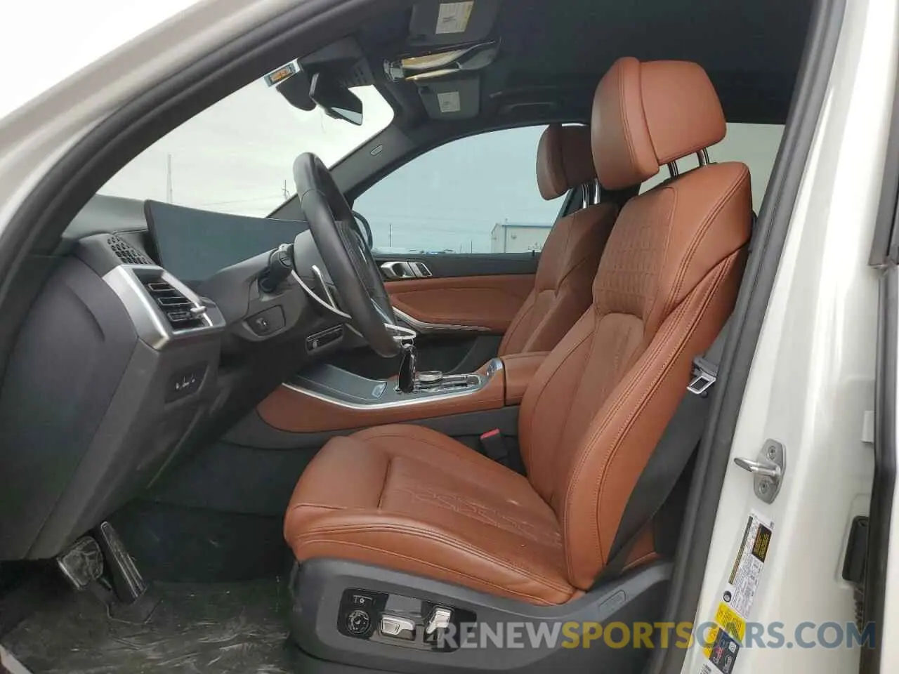 7 Photograph of a damaged car 5UX43EU08R9S61979 BMW X5 2024