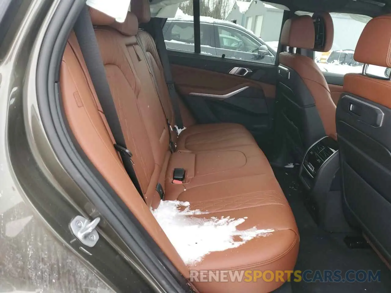 11 Photograph of a damaged car 5UX43EU08R9W07237 BMW X5 2024