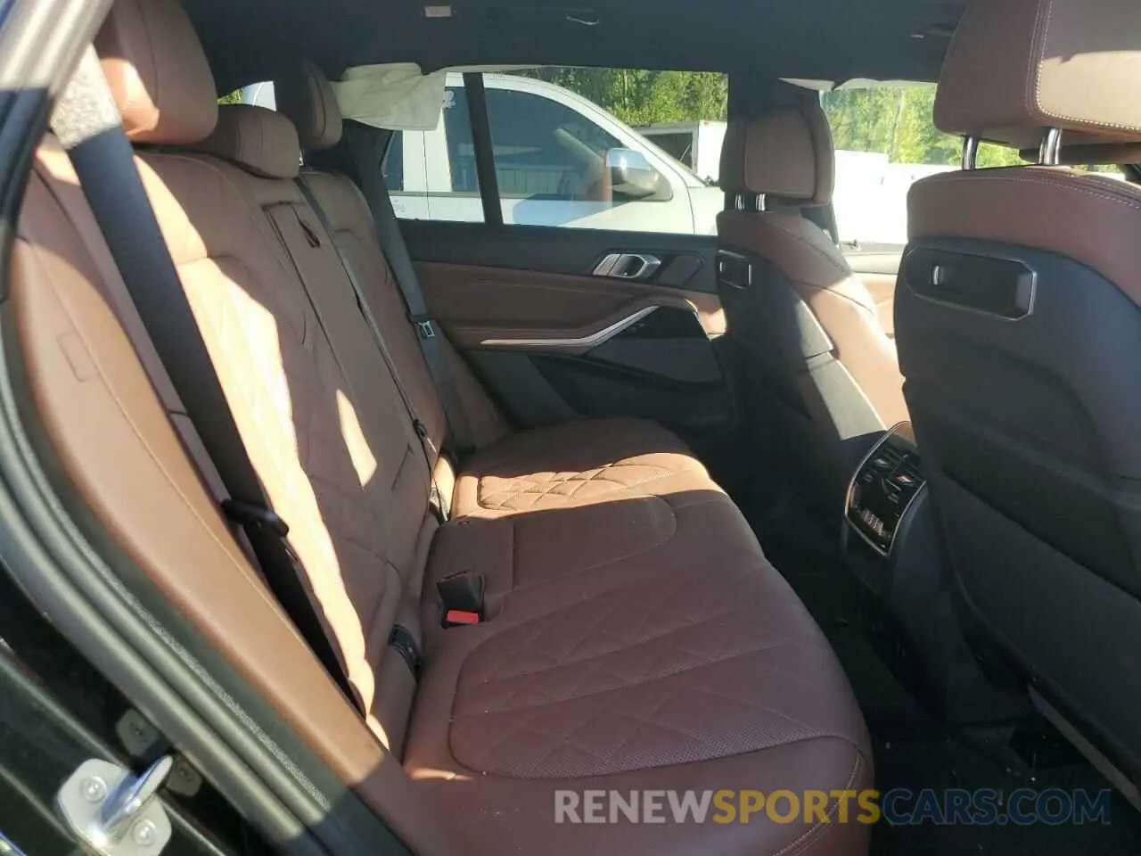 11 Photograph of a damaged car 5UX43EU0XR9T75658 BMW X5 2024