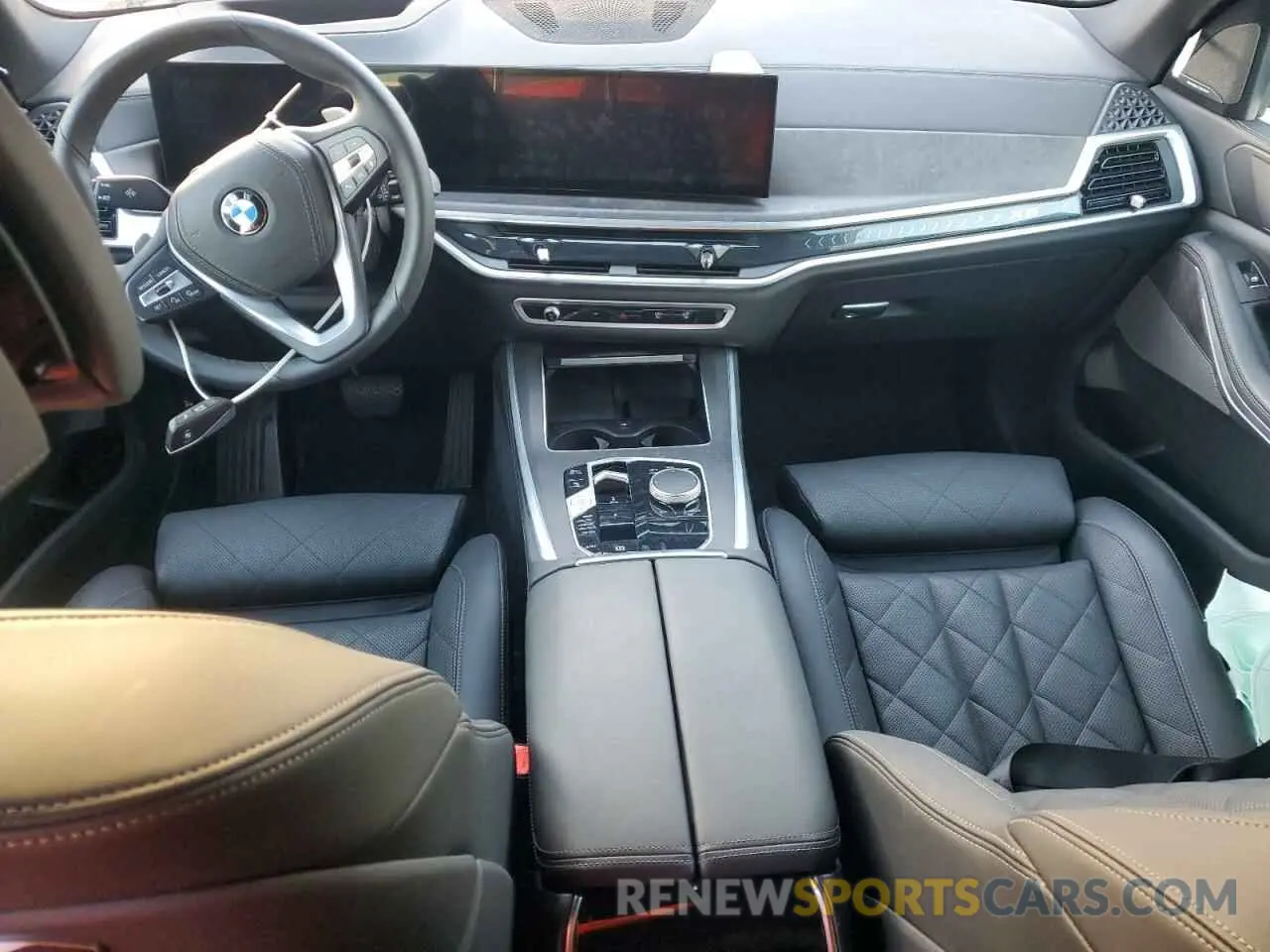 8 Photograph of a damaged car 5UX13EU02S9W29937 BMW X5 2025