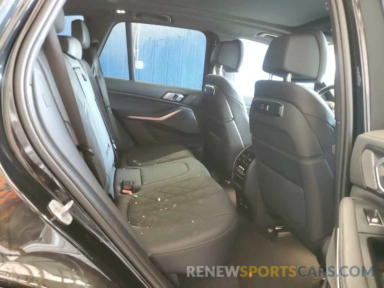 10 Photograph of a damaged car 5UX13EU04S9W30846 BMW X5 2025