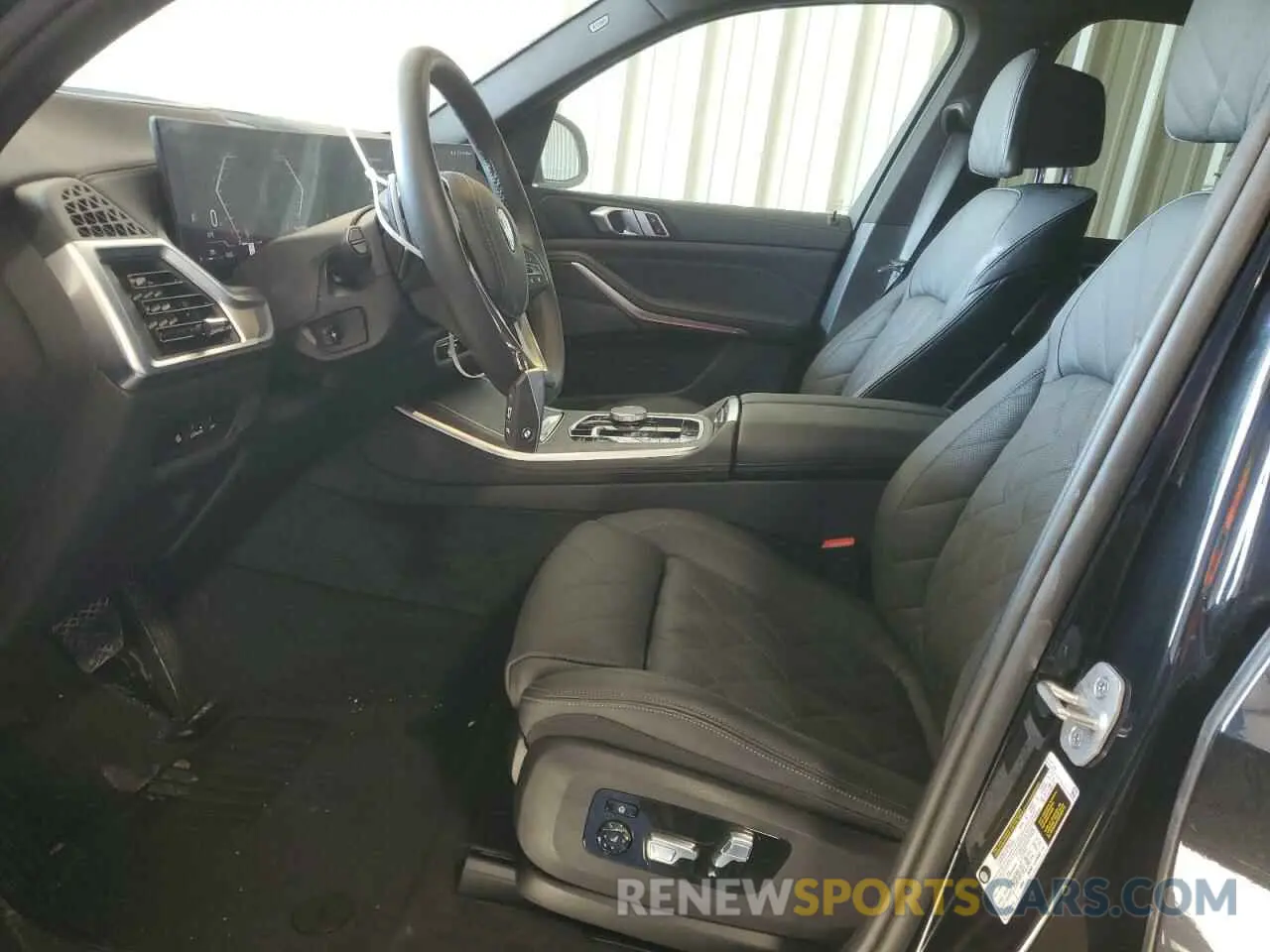 7 Photograph of a damaged car 5UX13EU04S9W30846 BMW X5 2025