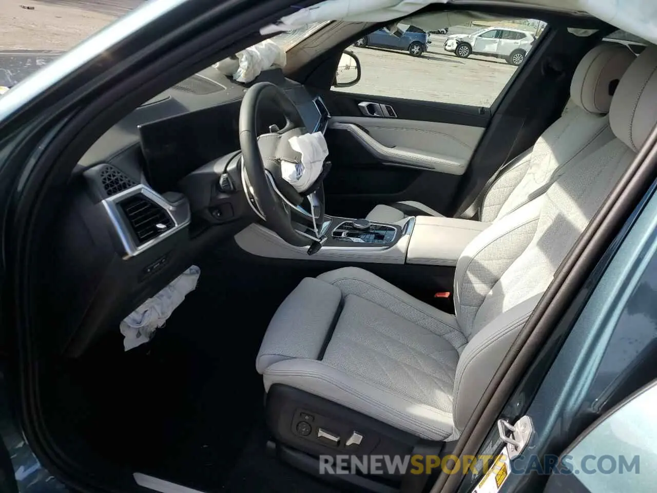 7 Photograph of a damaged car 5UX13EU04S9W39305 BMW X5 2025