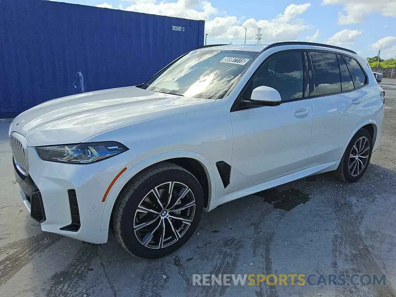 1 Photograph of a damaged car 5UX13EU04S9W59361 BMW X5 2025