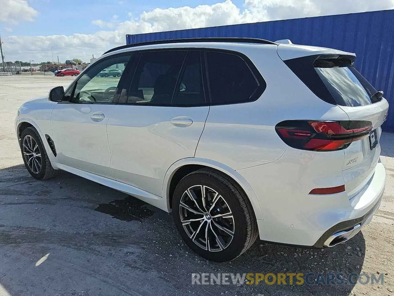 2 Photograph of a damaged car 5UX13EU04S9W59361 BMW X5 2025