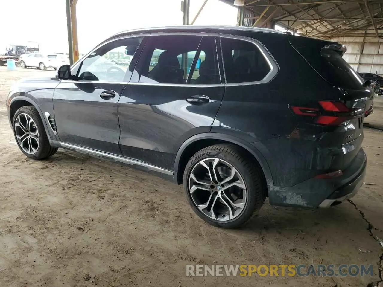 2 Photograph of a damaged car 5UX13EU05S9W65198 BMW X5 2025