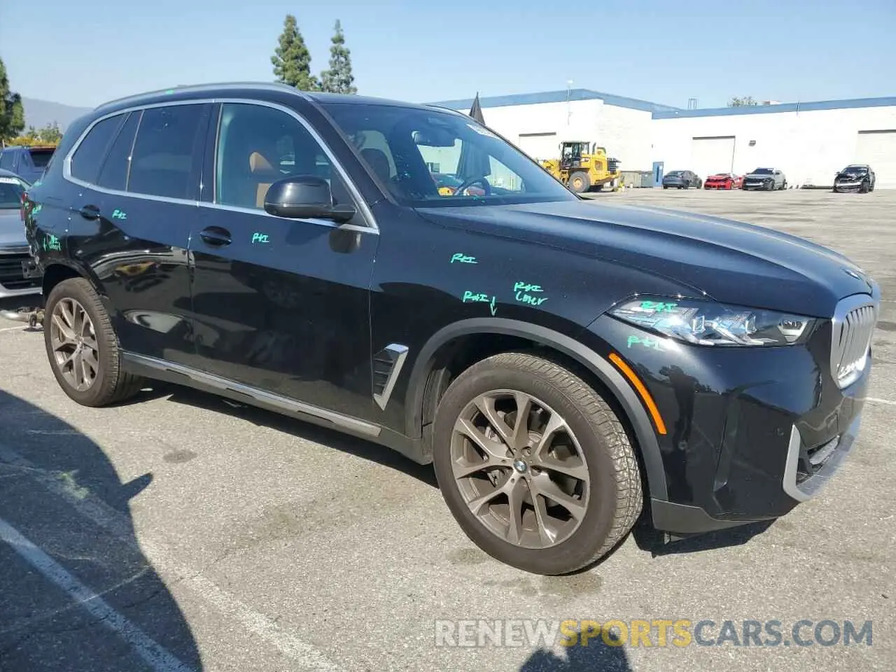 4 Photograph of a damaged car 5UX13EU05S9W82678 BMW X5 2025