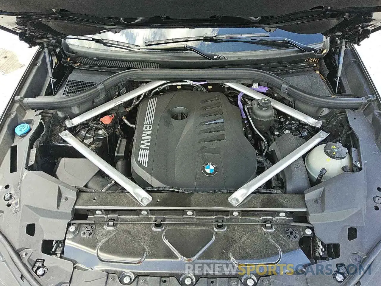 11 Photograph of a damaged car 5UX13EU05S9X27974 BMW X5 2025