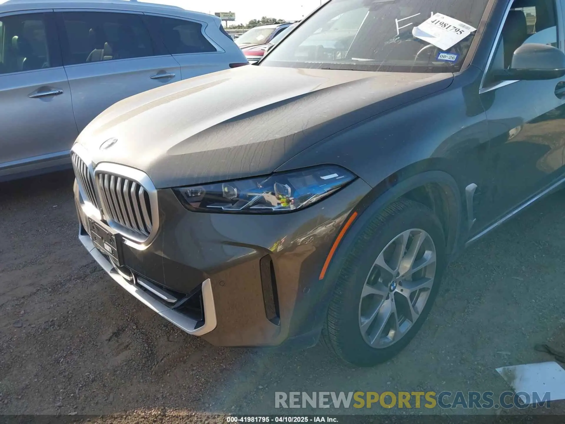 6 Photograph of a damaged car 5UX13EU05S9X56651 BMW X5 2025