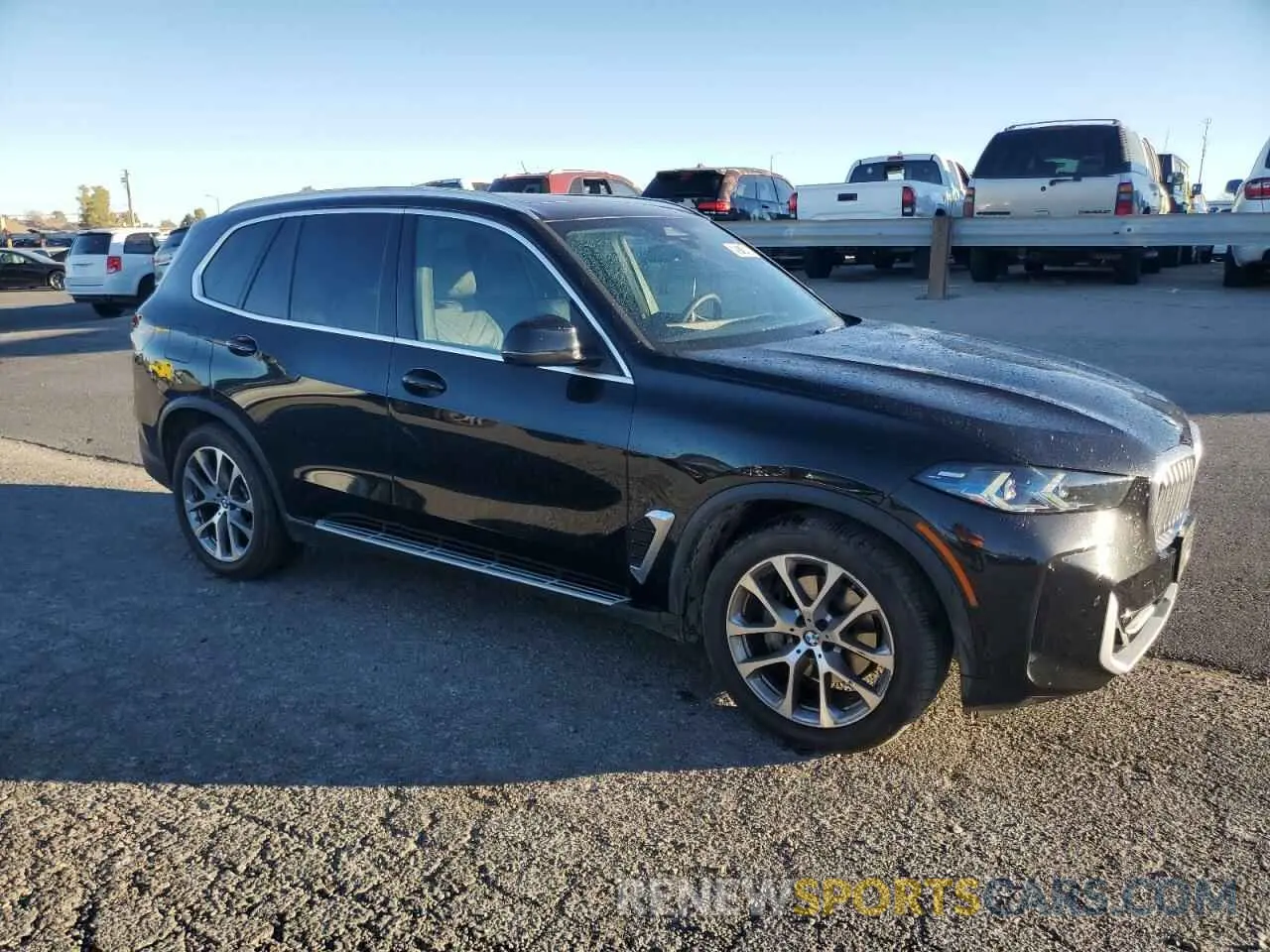 4 Photograph of a damaged car 5UX13EU06S9W29374 BMW X5 2025