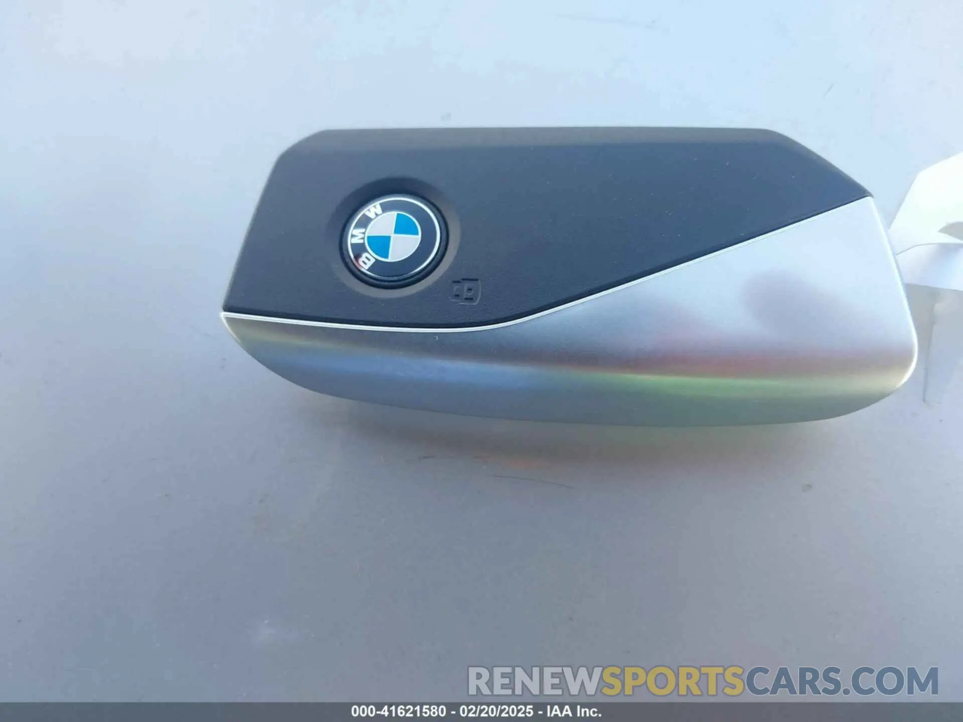 11 Photograph of a damaged car 5UX13EU06S9Y55088 BMW X5 2025