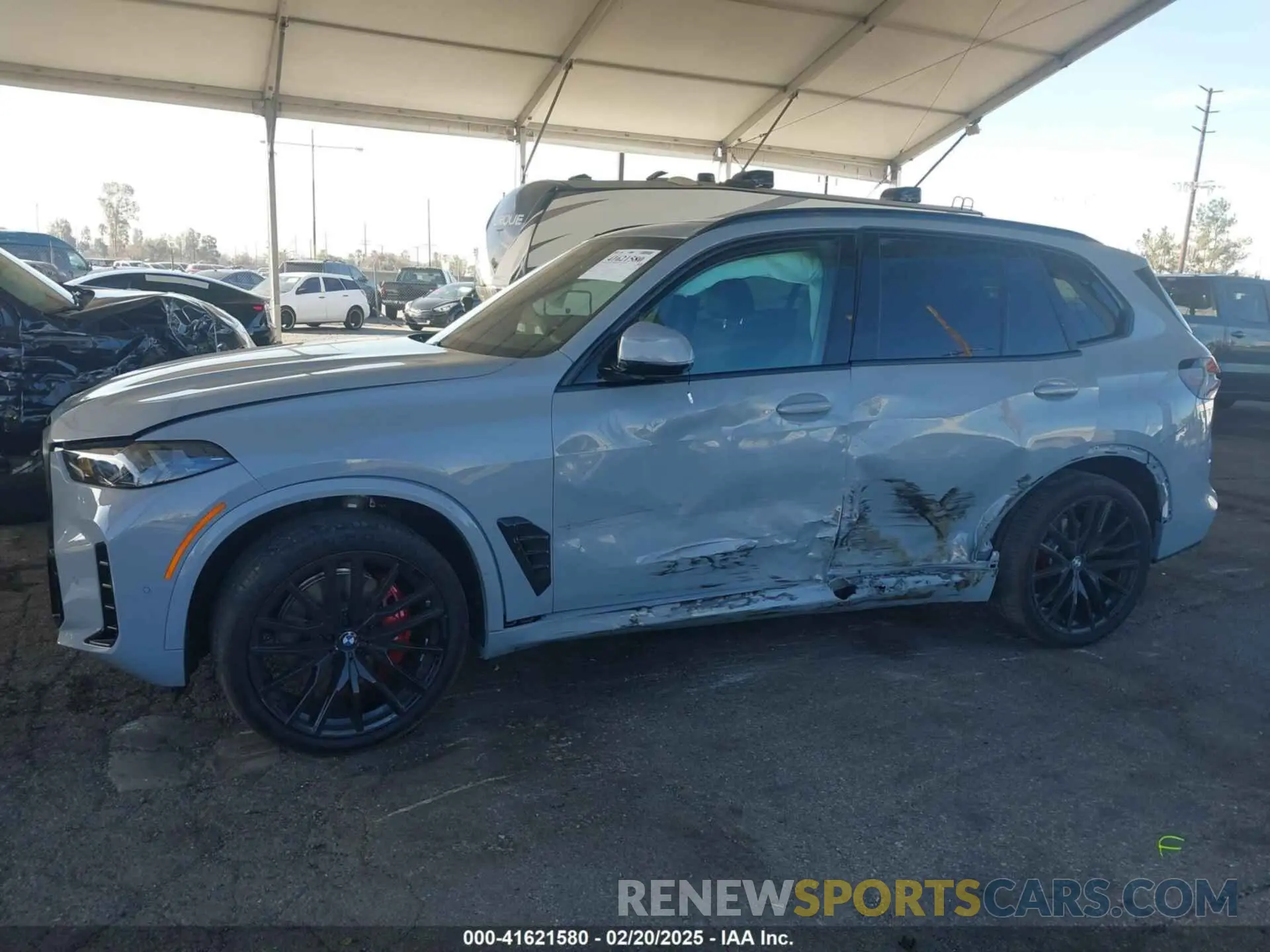 14 Photograph of a damaged car 5UX13EU06S9Y55088 BMW X5 2025